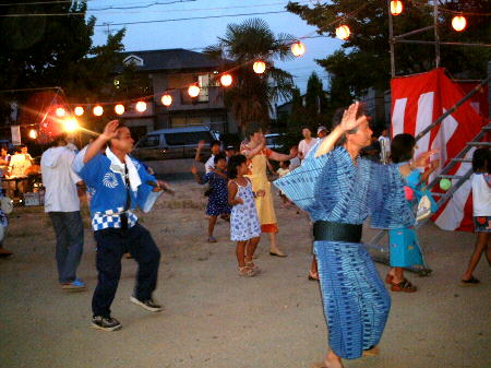 新福町内会の盆踊り
