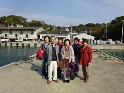 頭島の埠頭で