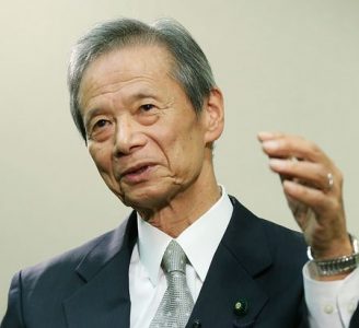 インタビューに答える江田五月元参院議長＝１日、東京・永田町の参院議員会館