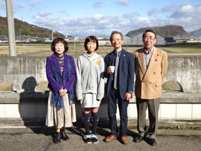 住吉県議と孫の奈々ちゃんちゃん